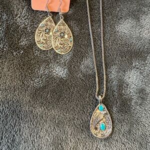 Elegant Silver and Turquoise Jewelry Set